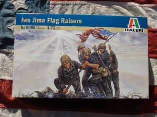 Italeri 6098  Iwo Jima Flag Raisers US Marines WO2